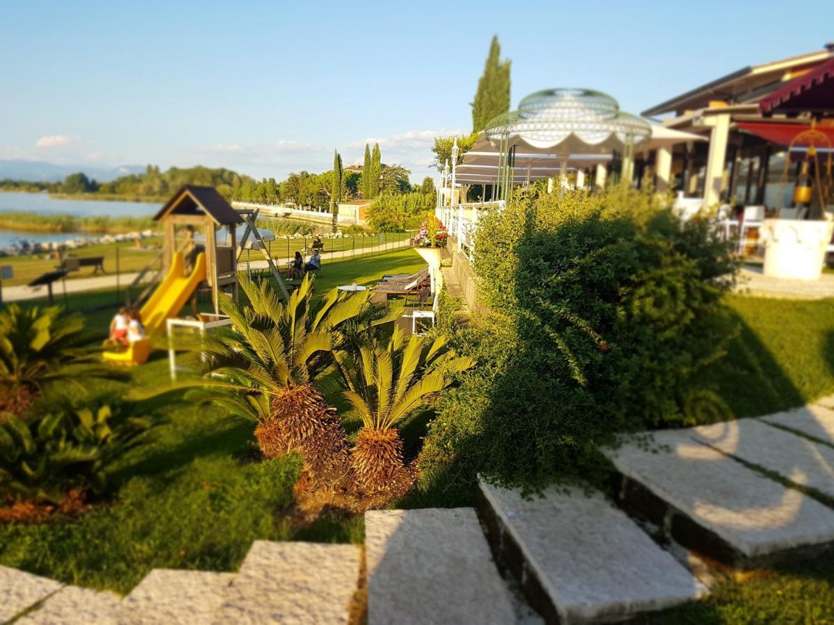 Hotel Aquila D'Oro Desenzano Desenzano del Garda Exterior foto