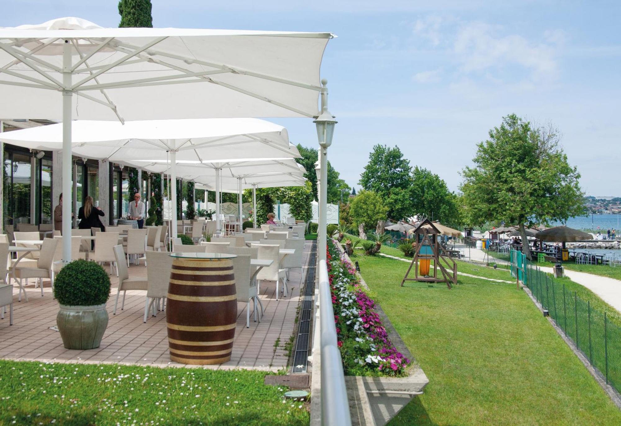 Hotel Aquila D'Oro Desenzano Desenzano del Garda Exterior foto